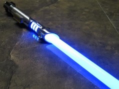 Get Your Duel on with Realistic Star Wars Lightsabers | Joe's Daily