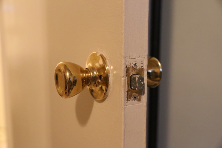 How to Change Your Bedroom Door Knob Joe's Daily