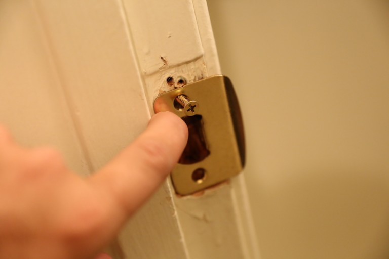 How to Change Your Bedroom Door Knob Joe's Daily