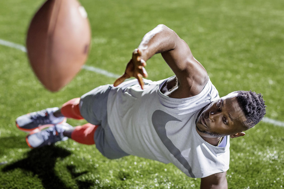 Antonio Brown Has a One-Of-A-Kind Core Workout