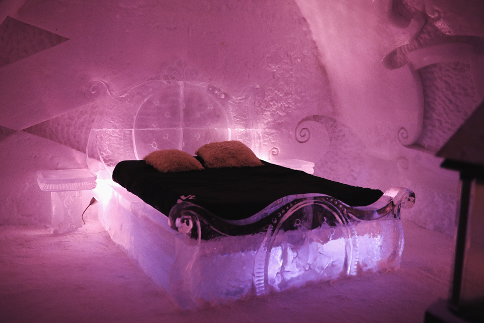 Hotel de Glace - Ice Hotel Bed
