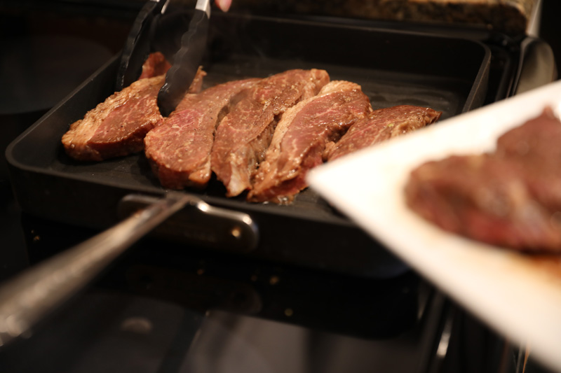 Cooking steak on the stove top