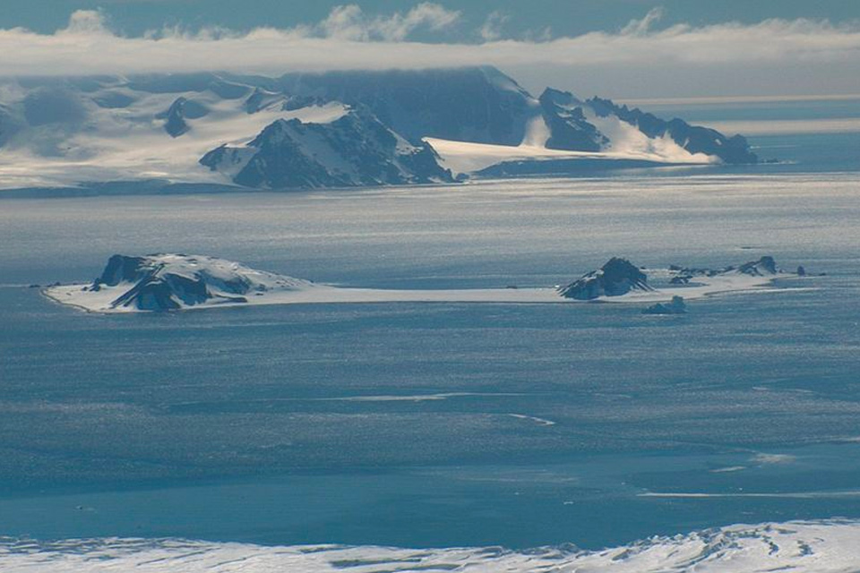 Half-moon Island Antartica
