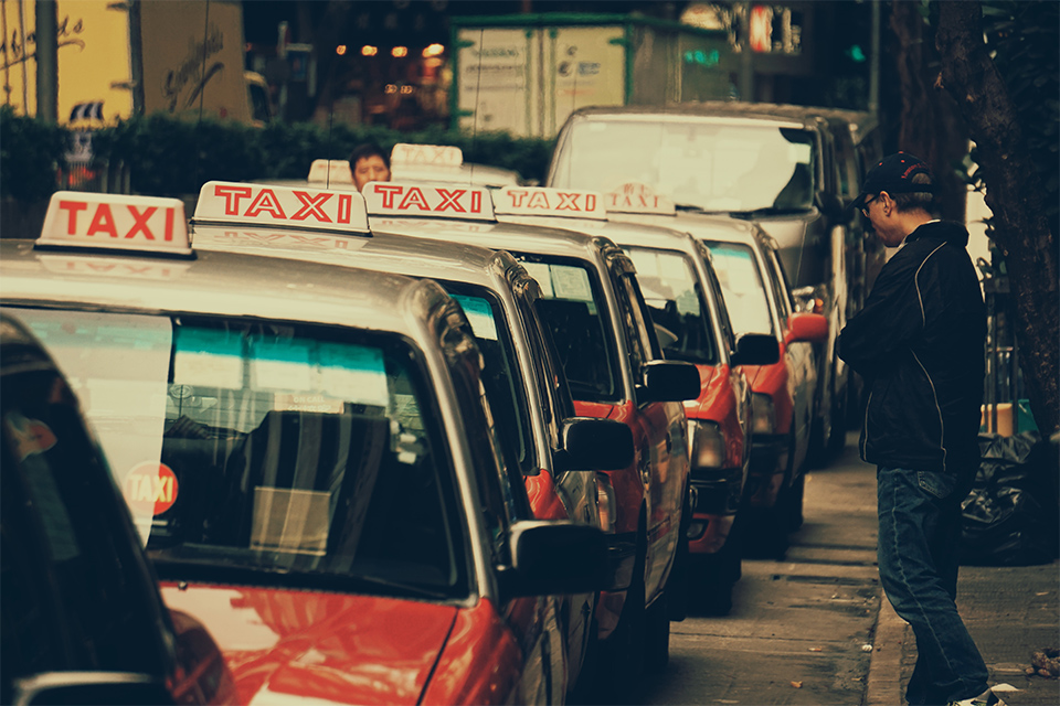 Becoming a taxi driver - driving careers