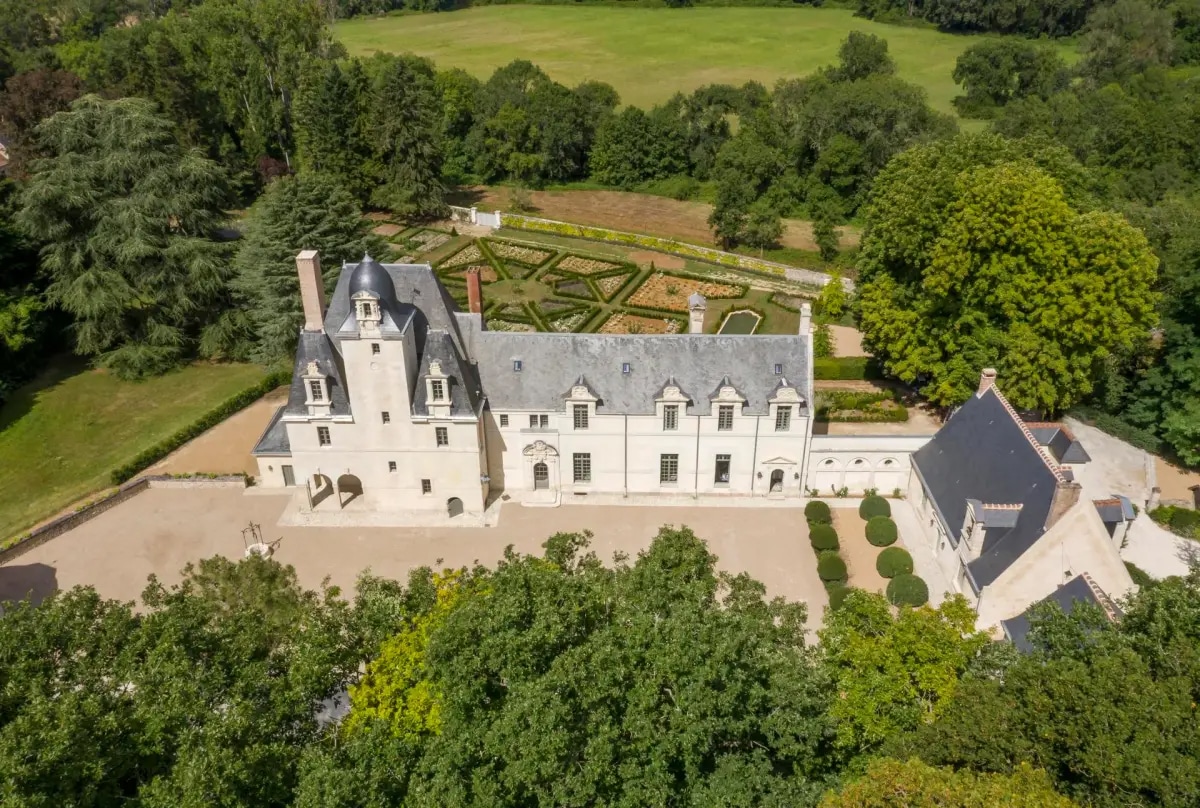 Chateau Louise de la Valliere