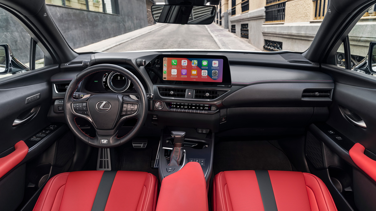 Lexus UXh 250h interior