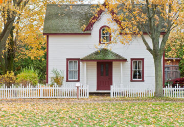 A small quaint cottage in the Fall