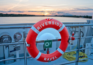 Riverside Ravel ship tour and information