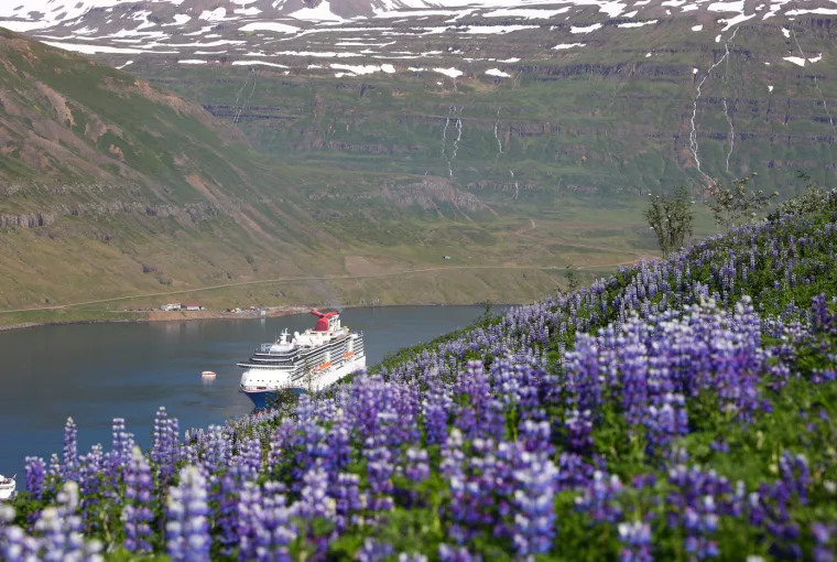 CARNIVAL CRUISE LINE DEBUTS FIRST SOLAR ECLIPSE CRUISE