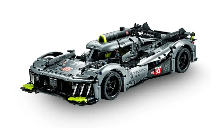 LEGO Peugeot 9x8 24H Le Mans Hybrid Hypercar