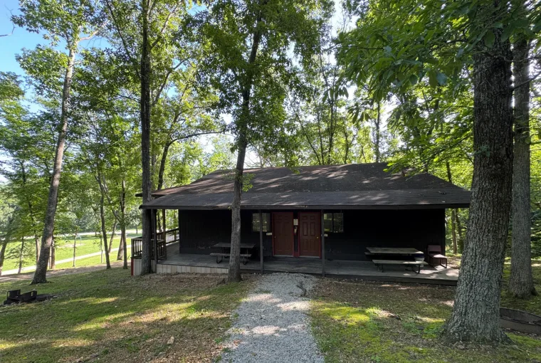 The Silver Fox lodge at Garrison's River Resort