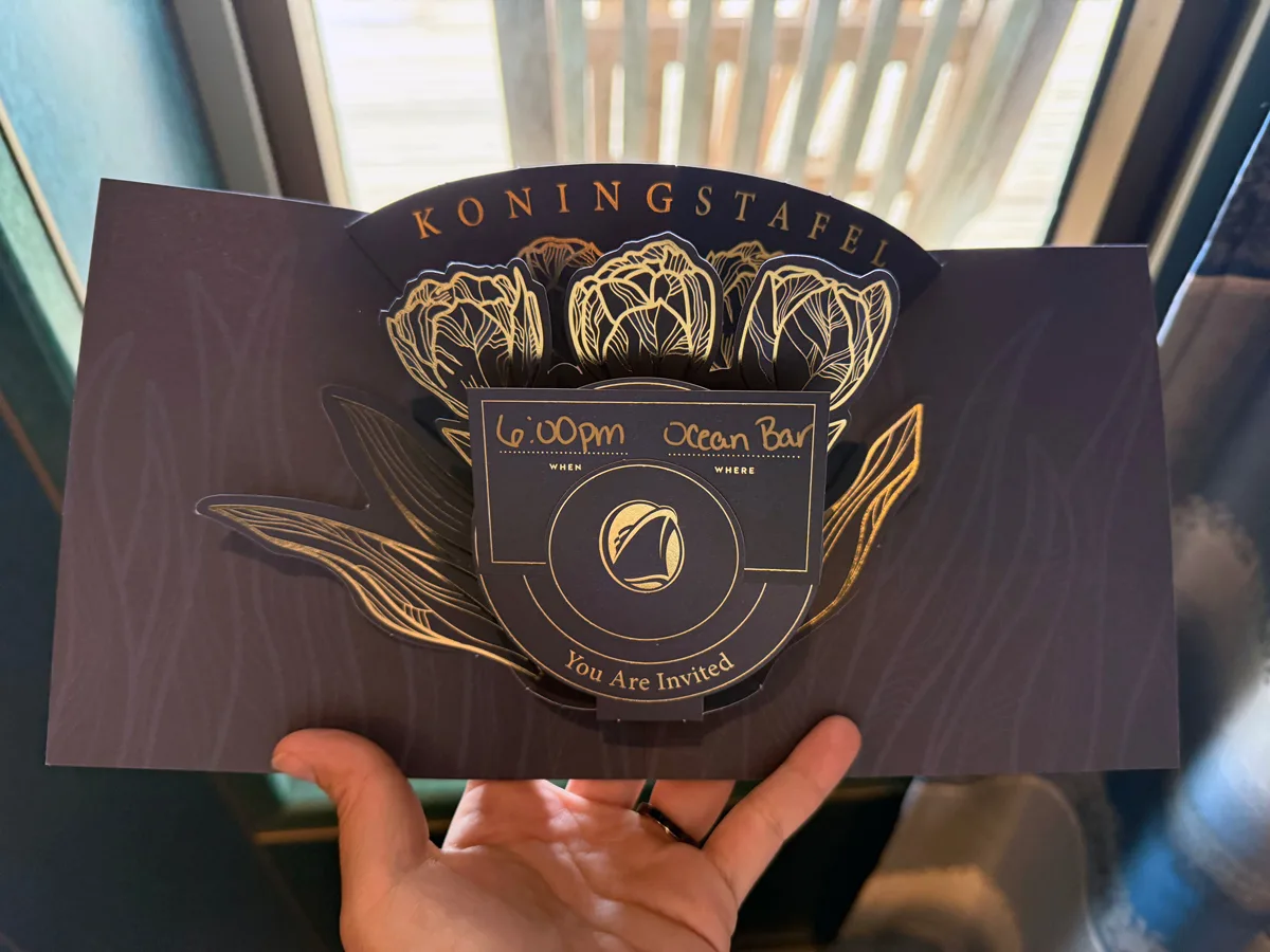 Invite you receive in your room when you book the Koningstafel chef's table experience