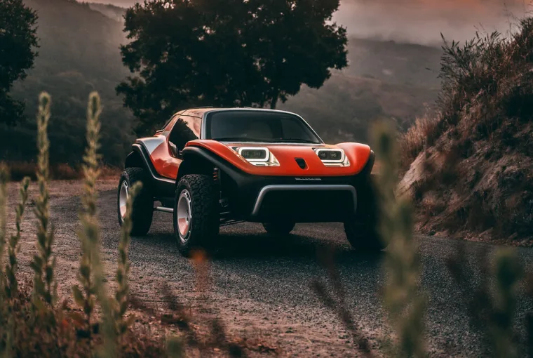 Meyers Manx x Tuthill LFG Buggy in desert terrain