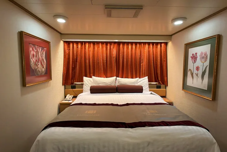 An inside cabin tour on the Zuiderdam