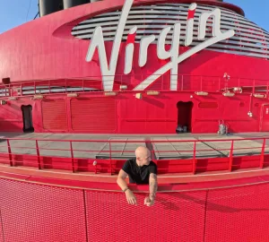 Taking drone like shots on a cruise with the help of Insta360 x5