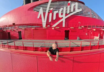 Taking drone like shots on a cruise with the help of Insta360 x5