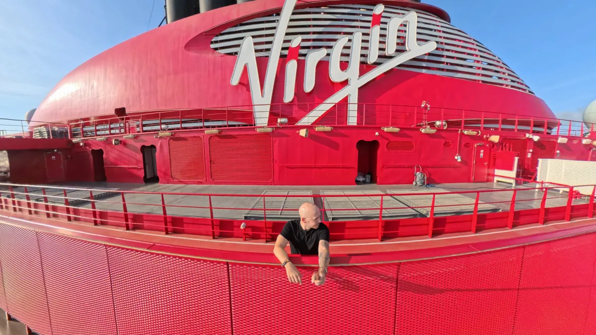 Taking drone like shots on a cruise with the help of Insta360 x5