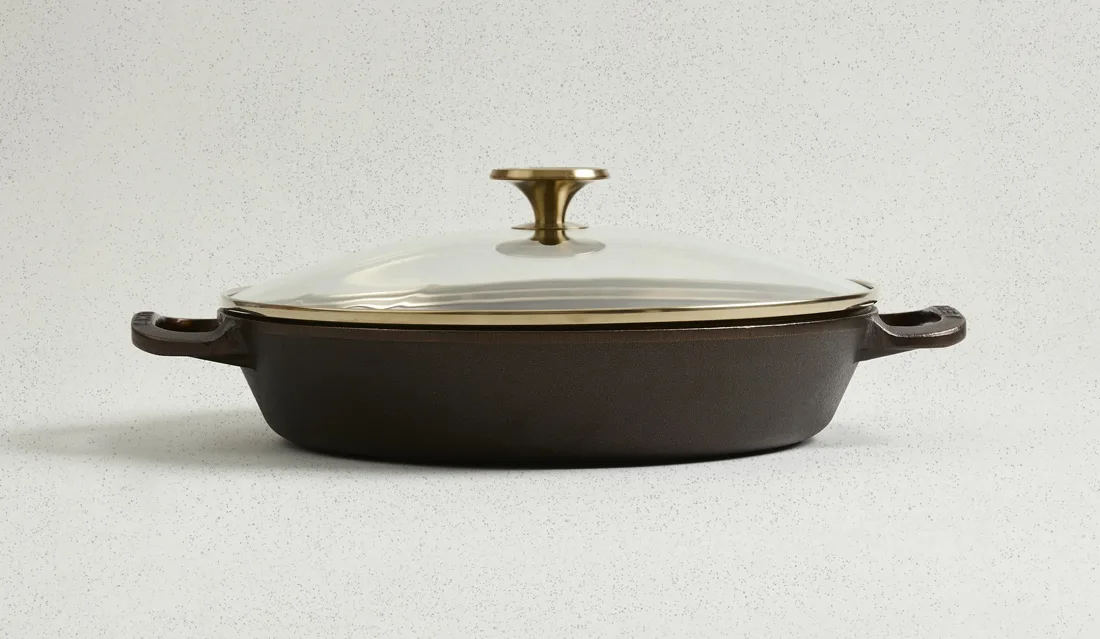 Close-up of Smithey cast iron polished interior finish