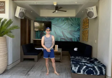 Palms Pool Upper Cabana review