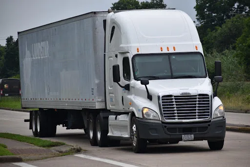 The Benefits of Customized Trailers for Vehicle Transport
