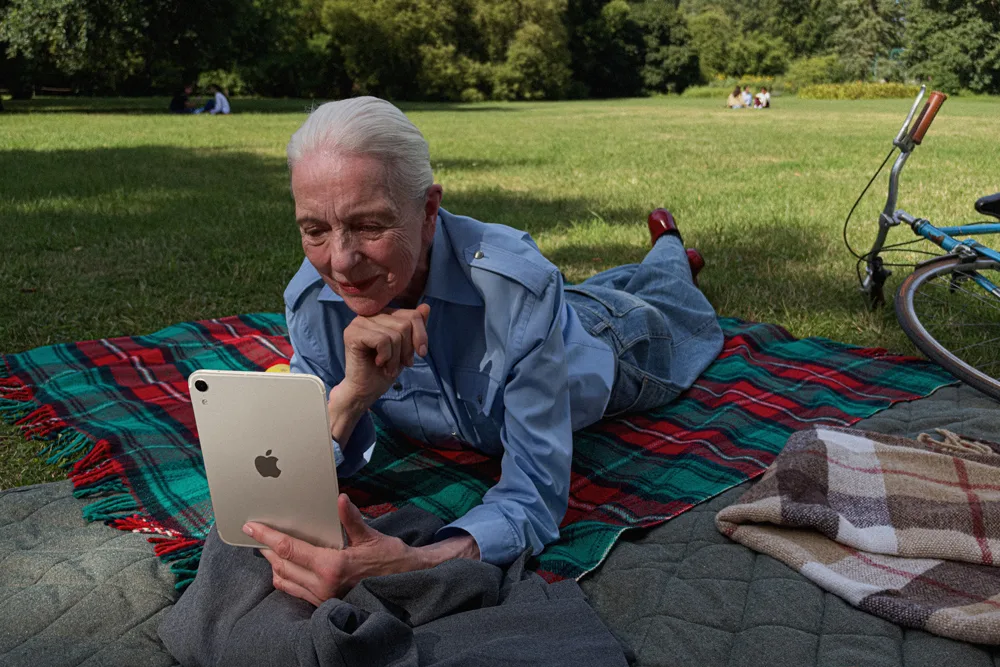 iPad mini offers a new nano-texture display option that reduces glare in bright environments.