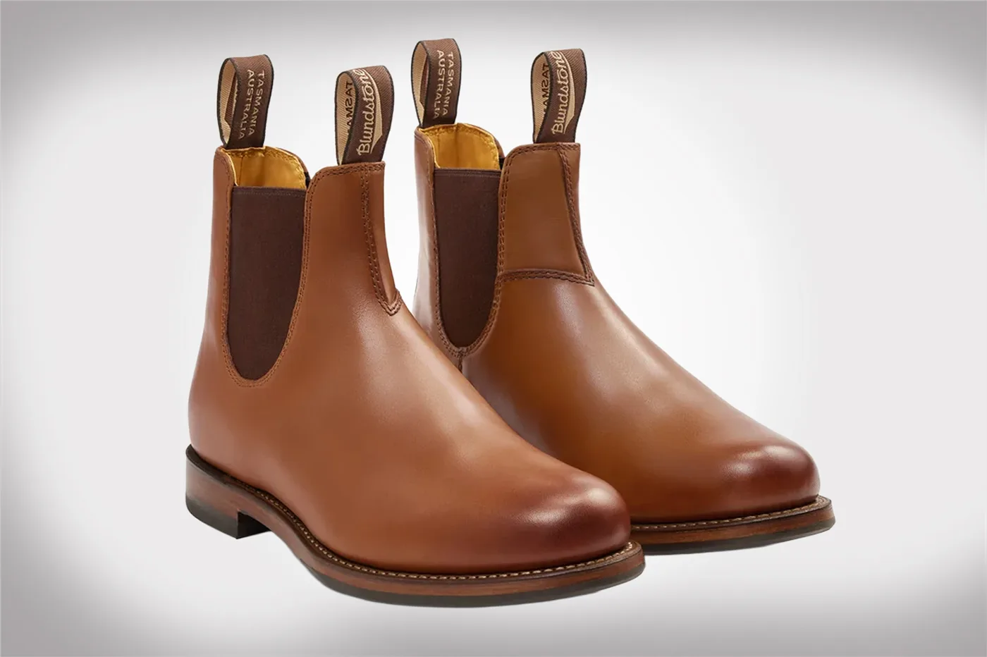 Blundstone Heritage Series Chelsea boots in chestnut aniline leather