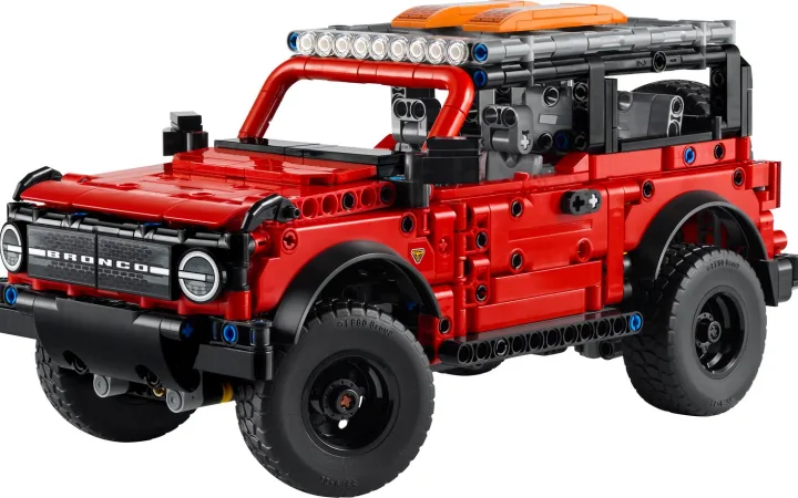 LEGO Technic Ford Bronco SUV (42213)